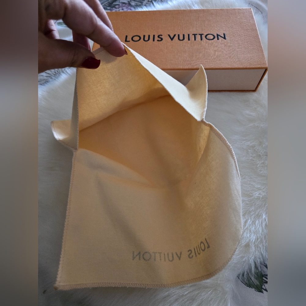 Louis Vuitton Dust Bag and Box for wallet - Picture 8 of 12